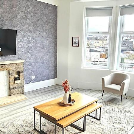 Spacious Haven With Free Parking Glasgow Ngoại thất bức ảnh