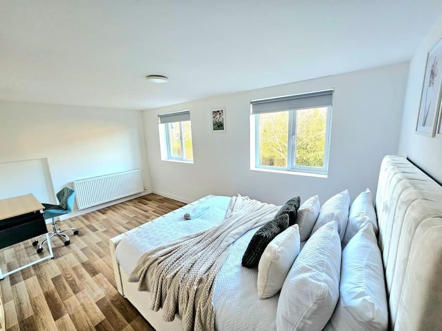 Spacious Haven With Free Parking Glasgow Ngoại thất bức ảnh