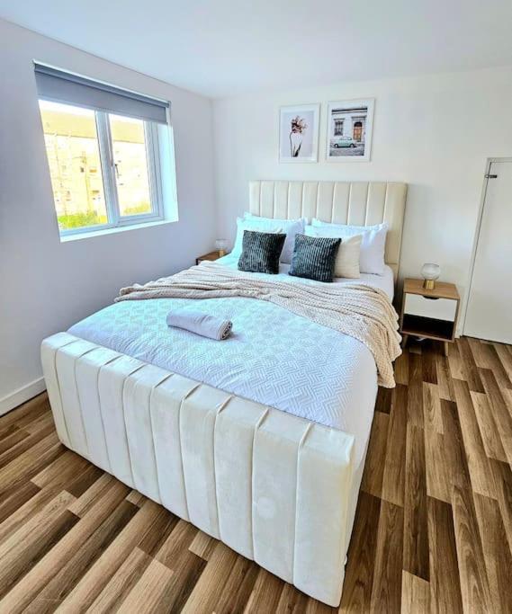 Spacious Haven With Free Parking Glasgow Ngoại thất bức ảnh