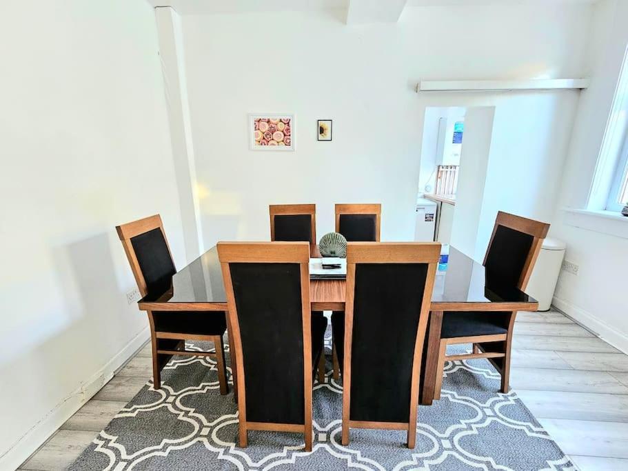 Spacious Haven With Free Parking Glasgow Ngoại thất bức ảnh
