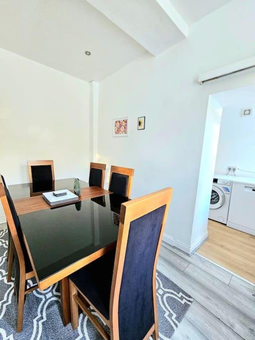 Spacious Haven With Free Parking Glasgow Ngoại thất bức ảnh